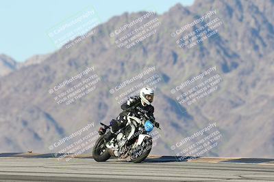 media/Dec-01-2025-Moto Forza (Mon) [[2daa91e15f]]/3-Beginner Group/Session 4 Turn 9/